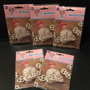 NEW 5 Packs 100 Bags Heart Valentine Baking WILTON